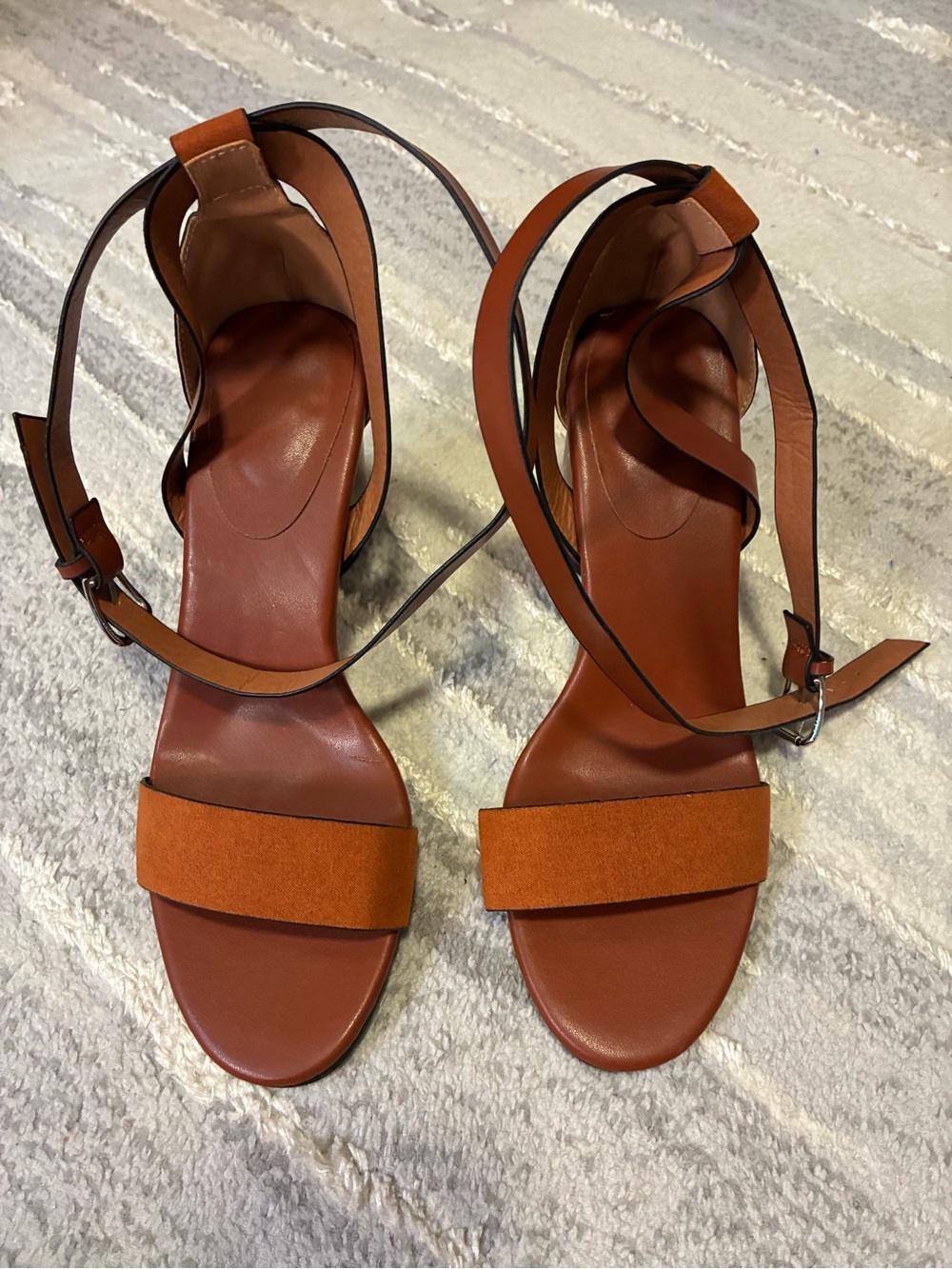 Chic brown and rust-orange suede ankle-strap block heeled sandals Size 9. EUC